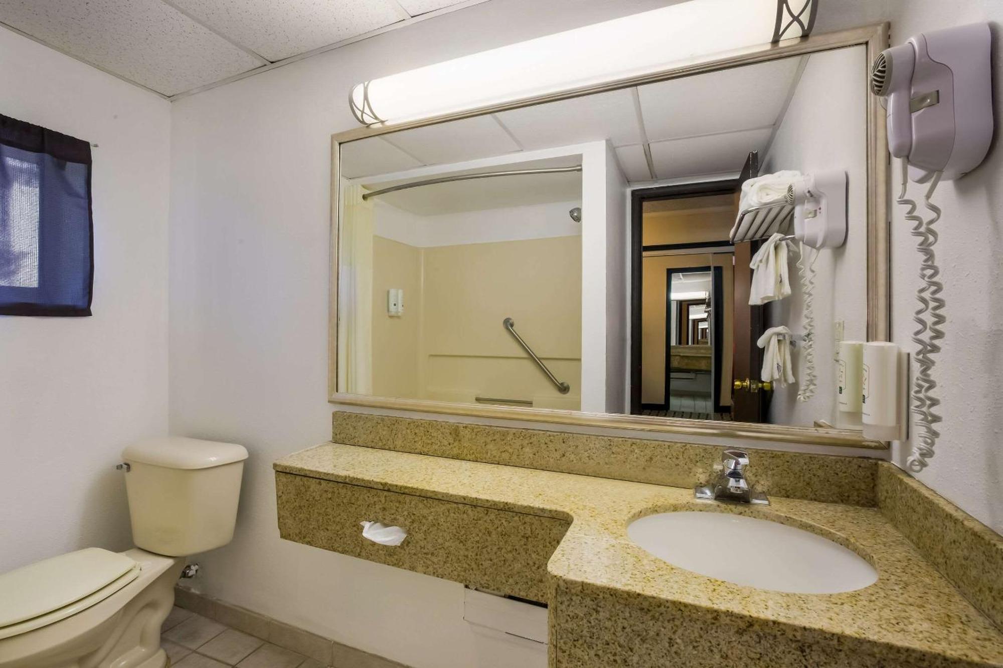 Quality Inn & Suites Millville Eksteriør bilde